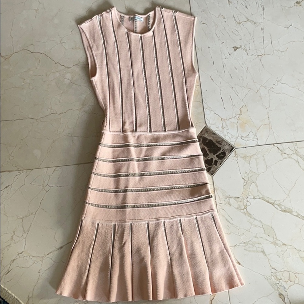 Beautiful timeless dress!